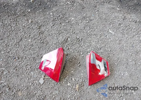 2015 Volkswagen Passat 1.8T S z USA, uszkodzony, nr VIN 1VWAT7A37FC028556